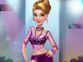 Lojë Dove Runway Dolly Dress Up  në internet