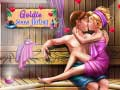 Lojë Të flirtuar në Sauna Goldie në internet