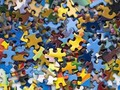 Lojë Larmë Pjesët e Puzzles në internet
